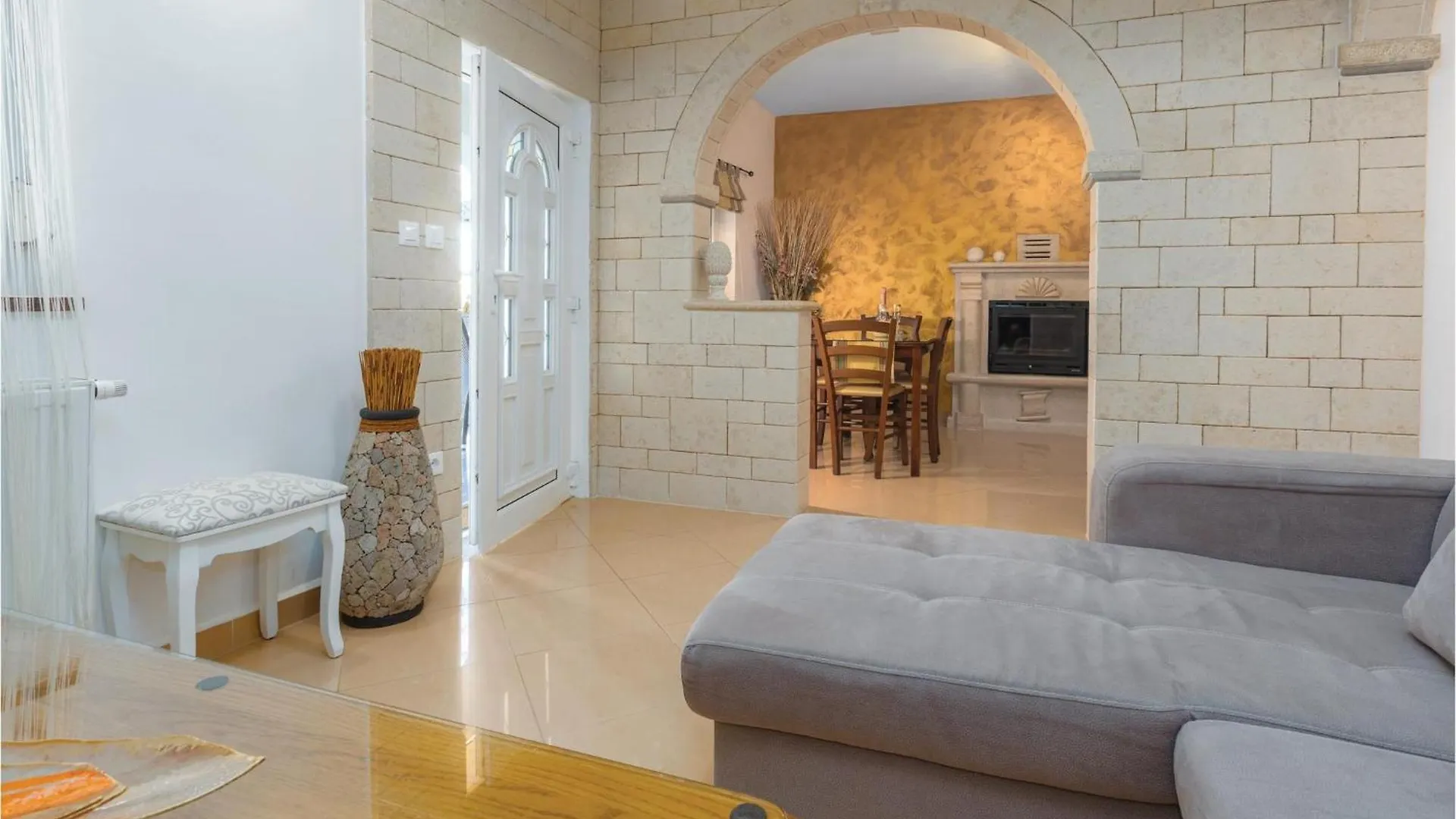 Awesome Apartment In Kosinozici With Wifi